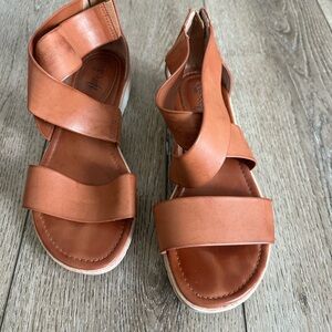 Elegant Tan Leather Sandals